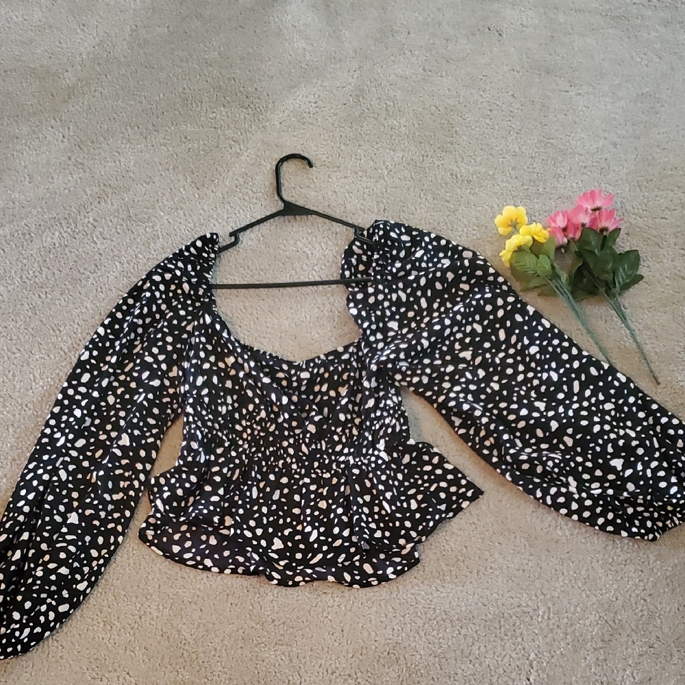 H&M Black and White Patterned Off Shoulder Blouse